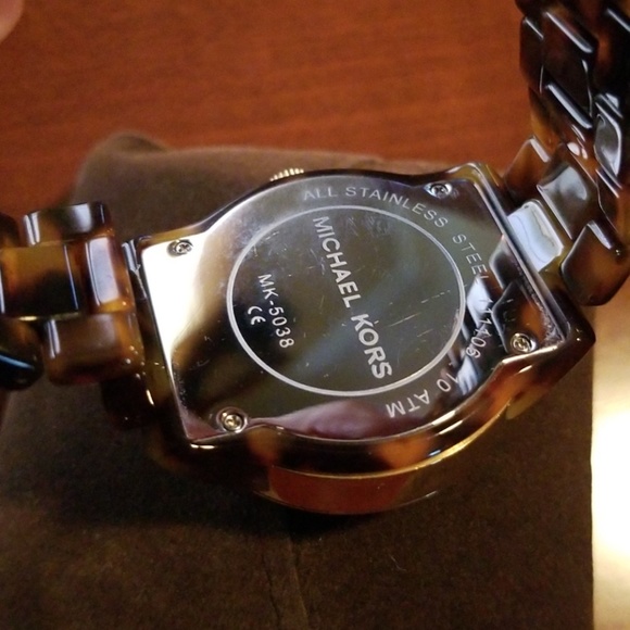 Michael Kors Tortoise Shell Watch - Picture 6 of 7